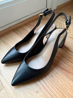 NWT Vince Camuto Hamden Black Pointed Toe Slingback Pump Gold Buckle - Size 6.5